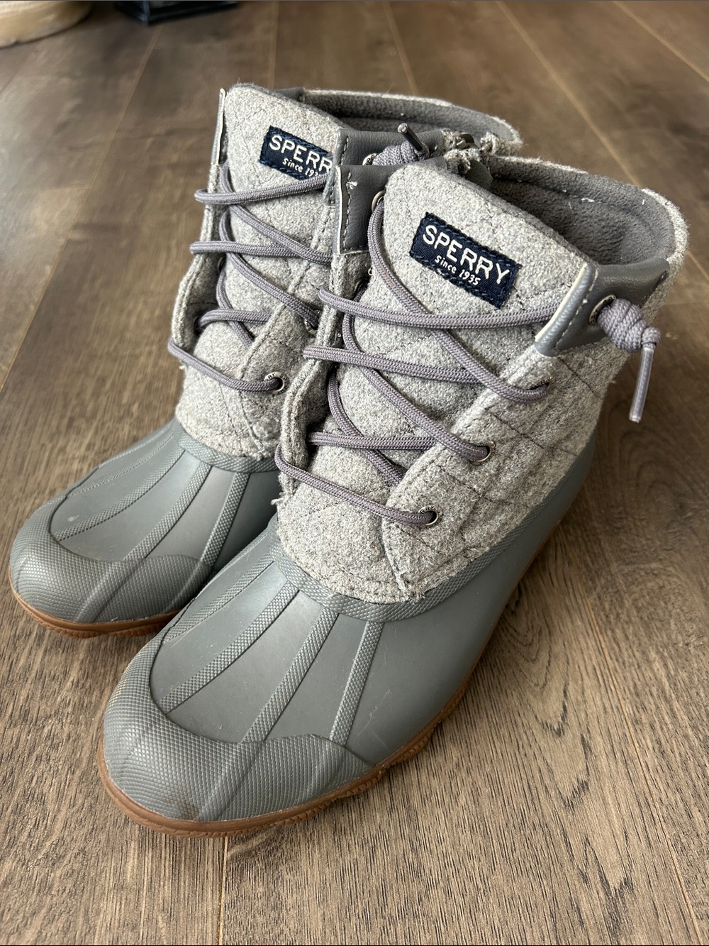 Sperry Syren Women’s Gray Quilted Duck Boots Size 7M *EUC*